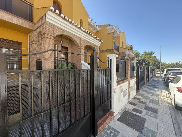 Casa adosada en Venta en Maracena