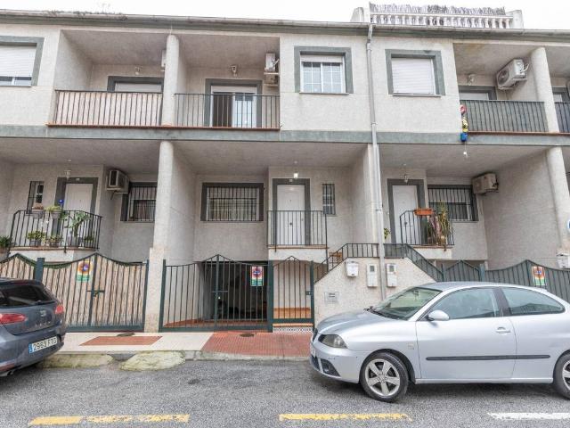 Casa adosada en Venta en Maracena