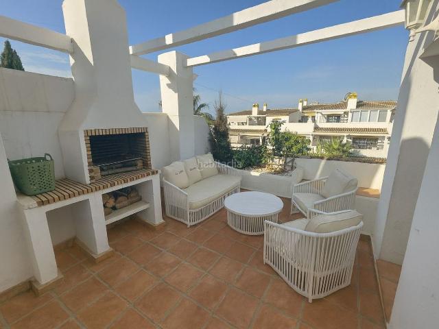 Casa adosada en venta en Marbella, Nagüeles Alto. 1 dormitorio en venta en la zona de Nagüeles. Casas adosadas.