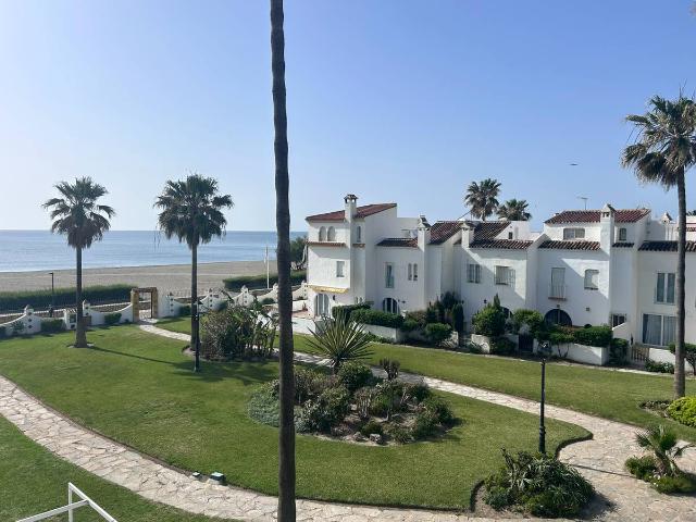 Casa adosada en Venta en Marina de Casares