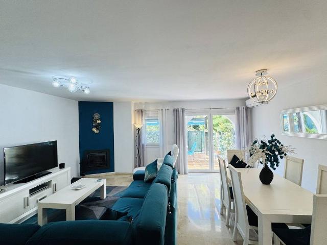 Casa adosada en Venta en Marina de Casares