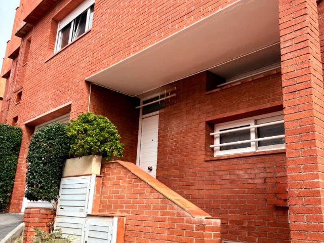 Casa adosada en Venta en Marianao