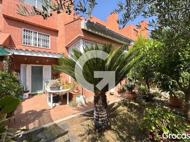 Casa adosada en Venta en Marianao