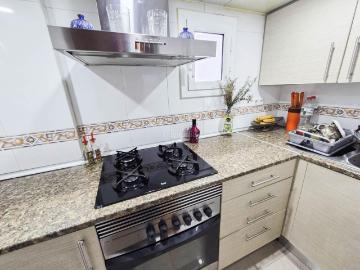 Casa adosada en venta en Martorell. Casa con tres viviendas independientes en venta en La Vila de Martorell. Casas adosadas.