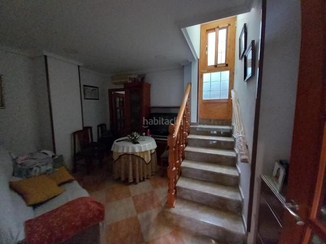 Casa adosada en venta en Martos. Casa reformada lista para entrar a vivir. Casas adosadas.