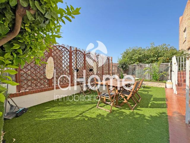 Casa adosada en Venta en Mas Camarena