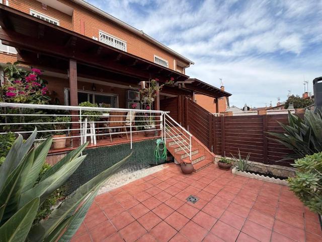 Casa adosada en Venta en Mas Rampinyo Montcada Nova Carrerada
