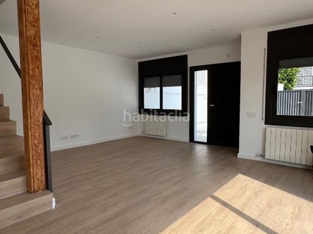 Casa adosada en venta en Masnou El, Centre. Casa a tres vientos reformada a estrenar con jardín y vistas mar. Casas adosadas Masnou.