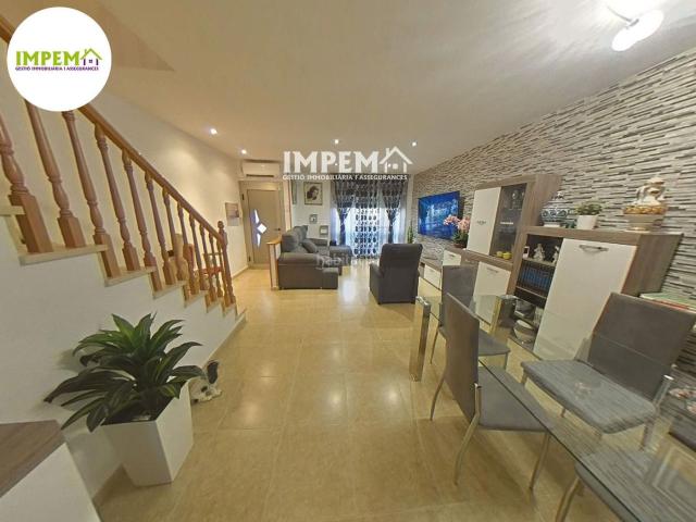 Casa adosada en venta en Masquefa. CASA ADOSADA EN VENTA EN EL NÚCLEO URBANO DE MASQUEFA. Casas adosadas.