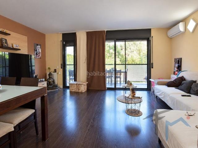 Casa adosada en venta en Masquefa. Vivienda adosada 4 habitaciones, Triplex Venta Masquefa. Casas adosadas.