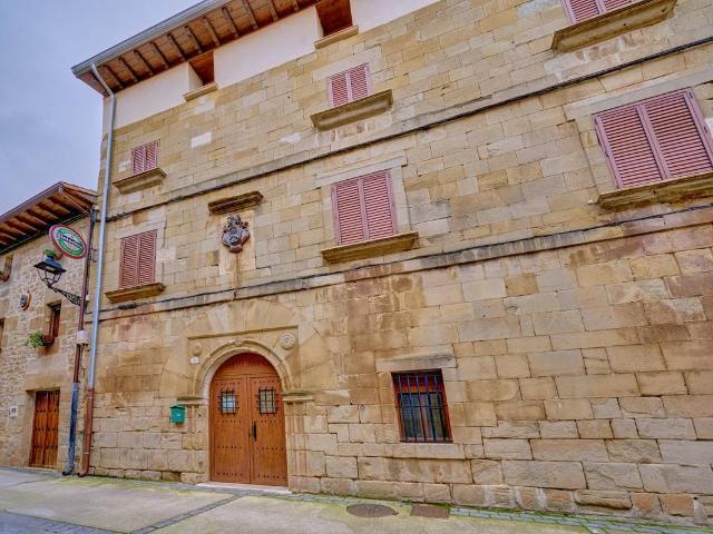 Casa adosada en Venta en Mañeru