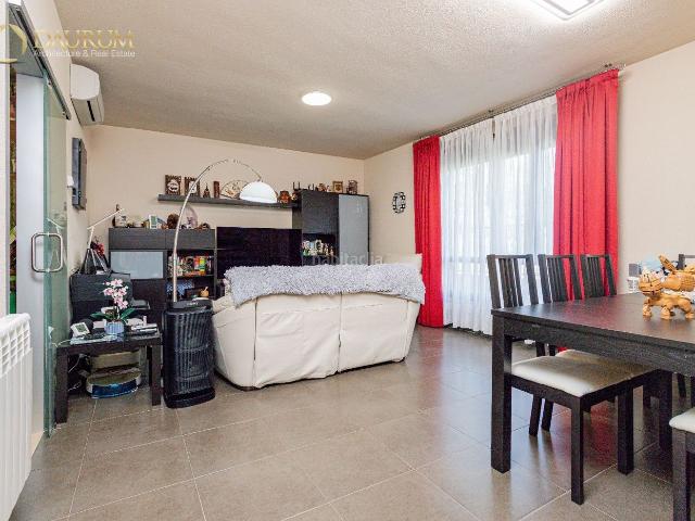 Casa adosada en venta en Meco, Urb. Belvalle. MARAVILLOSO CHALET ADOSADO DE 3 HABITACIONES EN MECO. Casas adosadas.