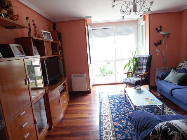 Casa adosada en Venta en Medina de Pomar