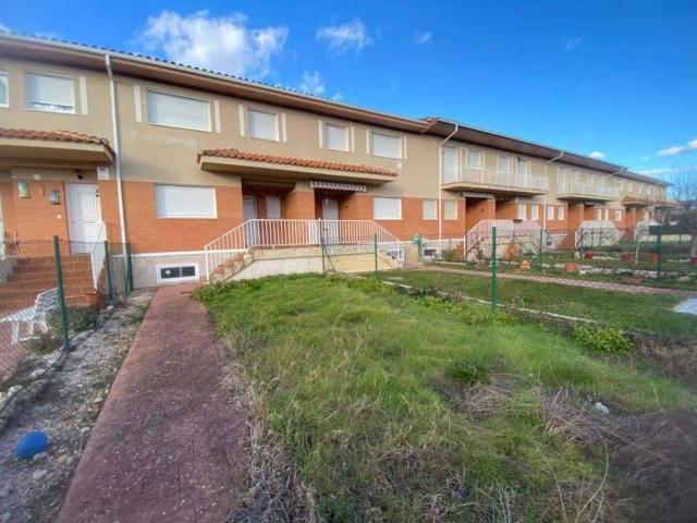 Casa adosada en Venta en Medina de Pomar