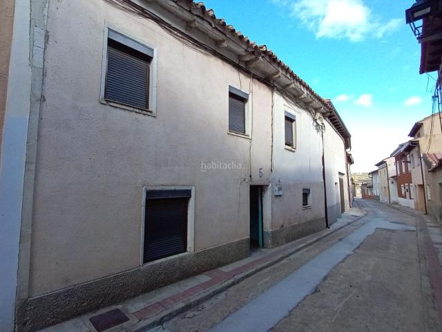 Casa adosada en venta en Medina de Rioseco. Chalet Adosado, en Medina de Rioseco, Ideal para INVERTIR o para VIVIR. NO COBRAMOS HONORARIOS AL COMPRADOR. Casas adosadas Medina de.