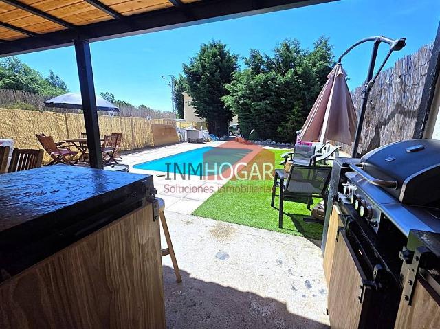 Casa adosada en Venta en Mediana de Voltoya