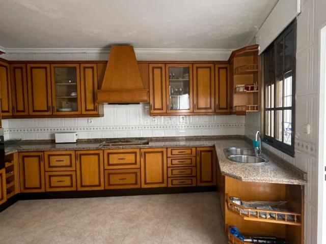 Casa adosada en venta en Melilla, Isaac Peral. INTERESANTE VIVIENDA ADOSADA. Casas adosadas.