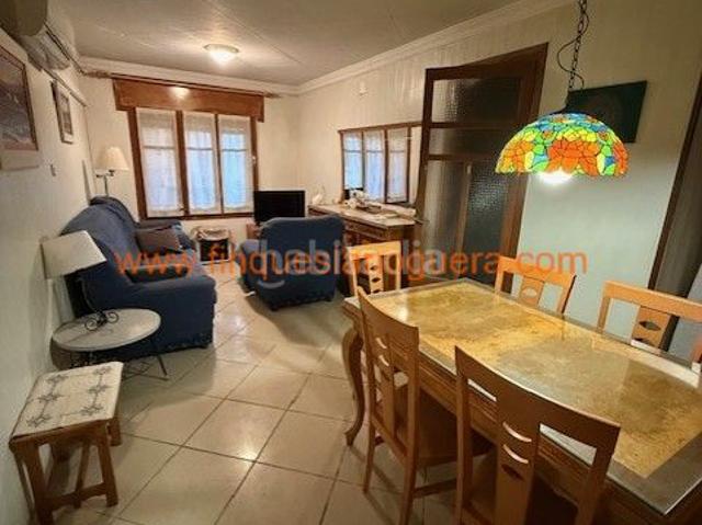 Casa adosada en venta en Menàrguens. CASA AMB GRAN MAGATZEM. Casas adosadas.
