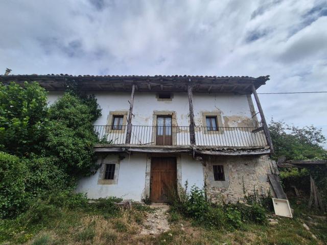 Casa adosada en venta en Merindad de Montija. CASA PARA REFORMAR EN LA MERINDAD DE MONTIJA. Casas adosadas Merindad de.