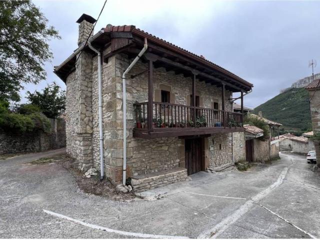 Casa adosada en Venta en Merindad de Sotoscueva