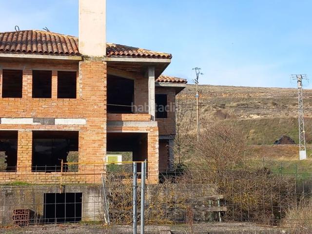 Casa adosada en venta en Merindad de Río Ubierna. Casas adosadas Merindad de Río.