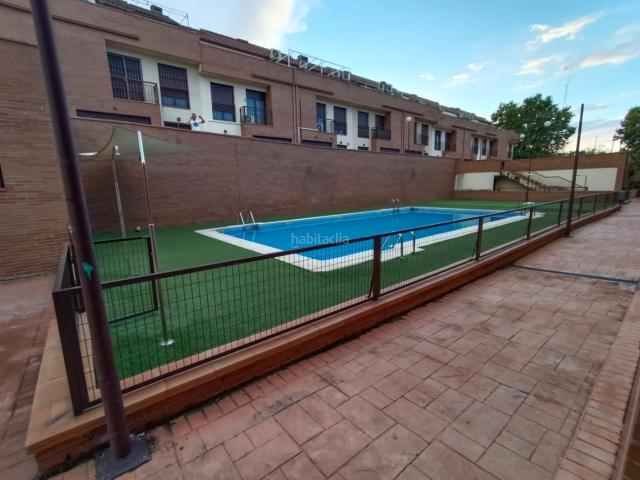 Casa adosada en venta en Mérida, Oeste. VENTA DE ADOSADO CON PISCINA EN ZONA DEL PRADO. Casas adosadas.