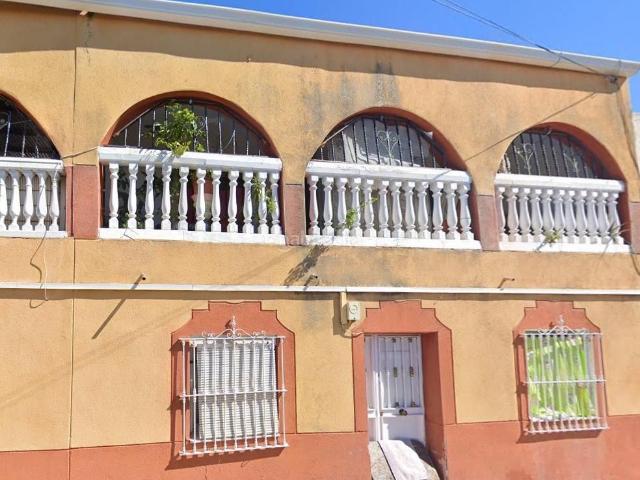 Casa adosada en venta en Mérida, Este. Vivienda en venta en Mérida Badajoz Oportunidad para inversores. Casas adosadas.