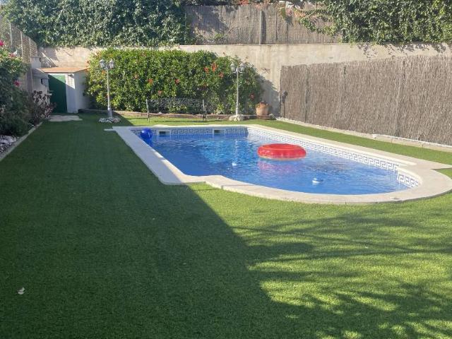 Casa adosada en Venta en Mestral