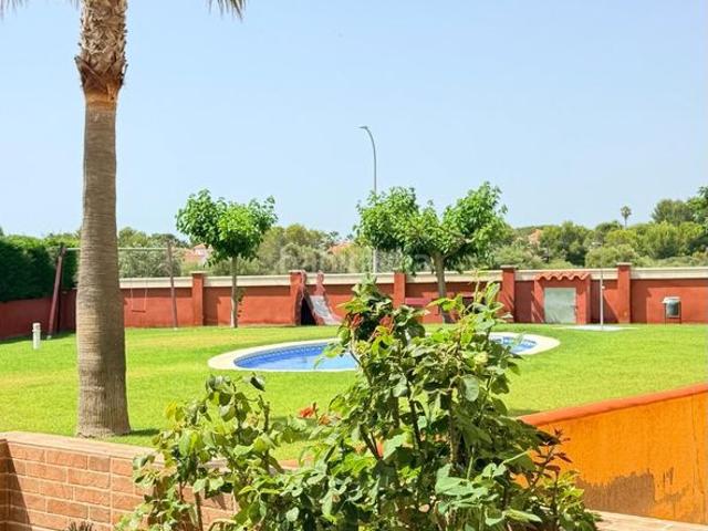 Casa adosada en venta en Miami Platja, Centre Costa Dorada. Casa adosada Miami centro. Casas adosadas Miami.