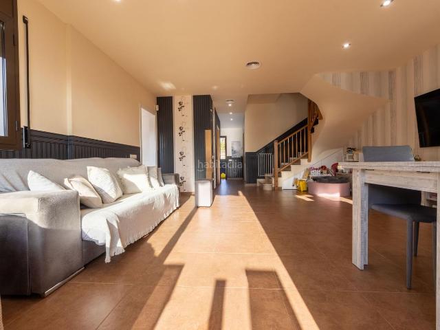 Casa adosada en venta en Miami Platja, Centre Costa Dorada. Casa pareada con piscina en Miami Platja. Casas adosadas Miami.