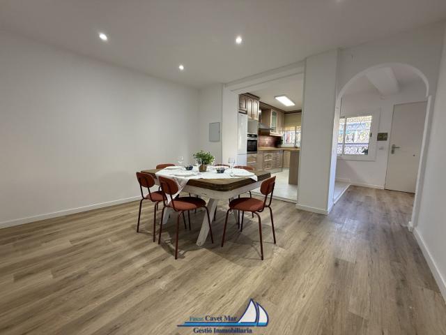 Casa adosada en venta en Miami Platja, Centre Costa Dorada. Chalet Adosado en Centro de Miami Playa ¡Tu Hogar Reformado te Espera!. Casas adosadas Miami.