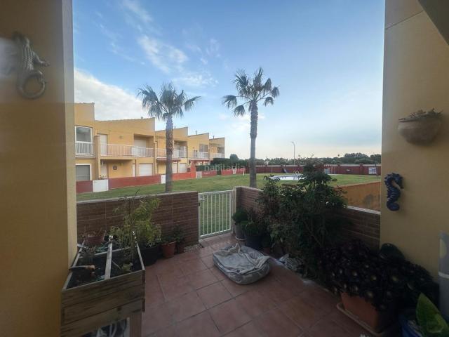 Casa adosada en venta en Miami Platja, Centre Costa Dorada. Precioso adosado en el centro de Miami con piscina y zonas verdes!. Casas adosadas Miami.