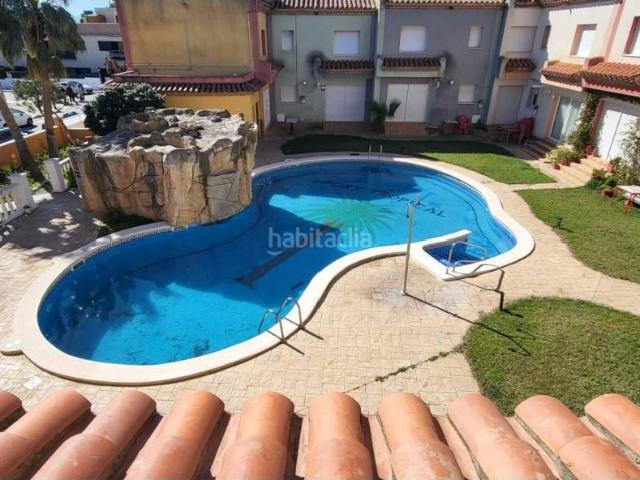 Casa adosada en venta en Miami Platja, Centre Costa Dorada. Venta de casa adosada esquinera Montroig del Camp. Casas adosadas Miami.
