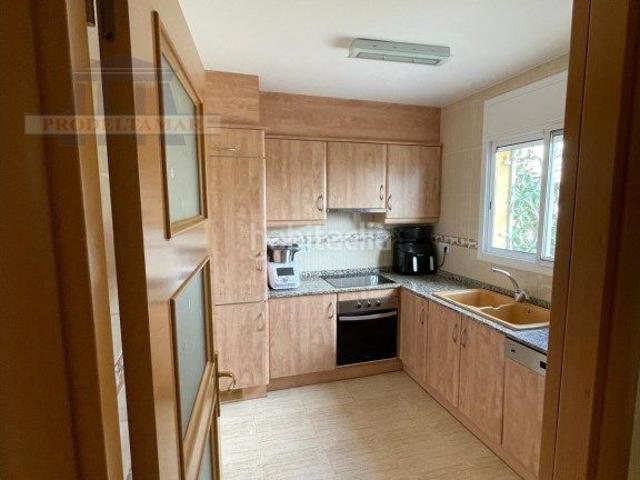 Casa adosada en venta en Miami Platja, Centre Costa Dorada. Exclusiva residencia con piscina y jardines en Miami Platja. Casas adosadas Miami.