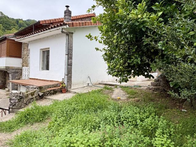 Casa adosada en Venta en Miera