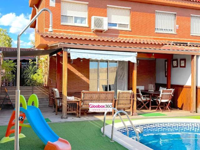 Casa adosada en Venta en Migjorn