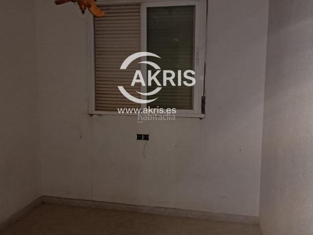 Casa adosada en venta en Miguel Esteban. Adosado para reformar con garaje en Miguel Esteban. Casas adosadas Miguel.