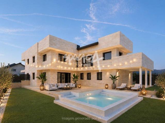 Casa adosada en Venta en Miraflores de la Sierra