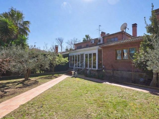 Casa chalet en Venta en Miralbueno