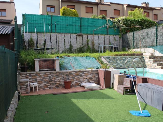 Casa adosada en venta en Miño. Chalet adosado en venta en a Penasca. Casas adosadas.
