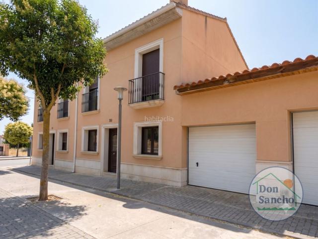 Casa adosada en venta en Mucientes. NO COBRAMOS HONORARIOS DE INTERMEDIACIÓN AL COMPRADOR!Chalet adosado en venta en Mucientes Valladolid amplitud, comodidad y espaci. Casas adosadas.