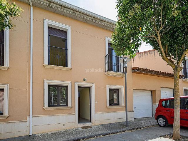 Casa adosada en venta en Mucientes. CHALET ADOSADO EN MUCIENTES, 2 PLANTAS, 4 DORMITORIOS Y GARAJE. Casas adosadas.