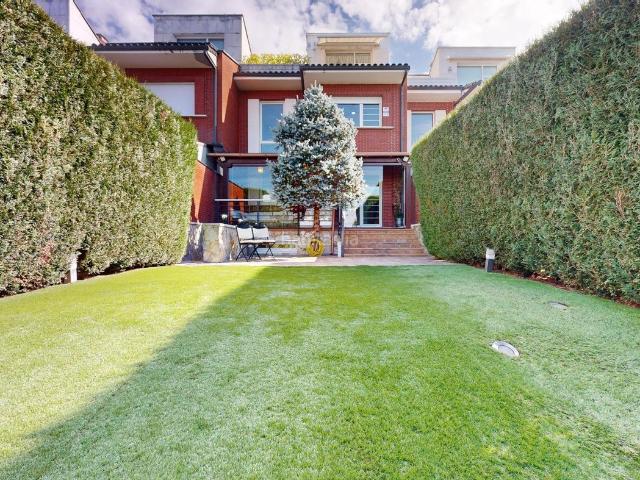 Casa adosada en venta en Mungia. Adosado en La Bilbaína. Casas adosadas.