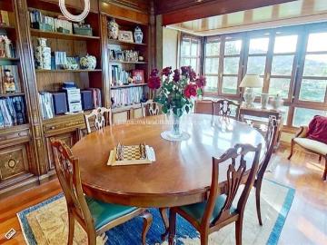 Casa en venta en Mungia. Precioso chalet en el centro de la Bilbaína. Casas.