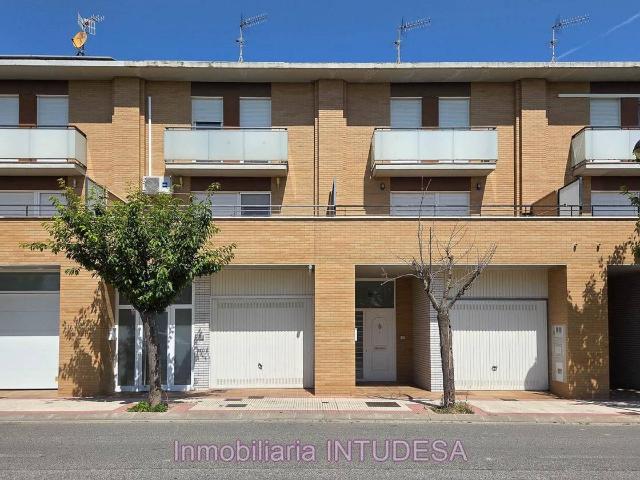 Casa adosada en Venta en Murchante