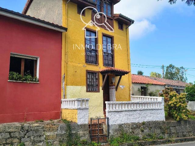 Casa adosada en Venta en Muros de Nalón