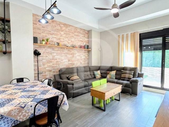 Casa adosada en Venta en Nou Benicalap