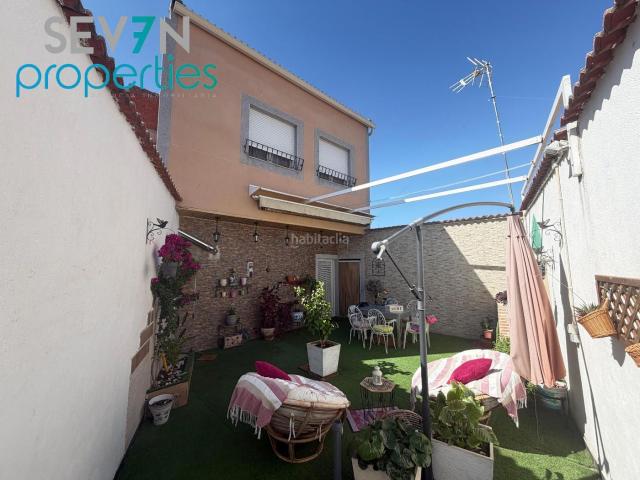 Casa adosada en venta en Novés. CASA PAREADA EN CASCO URBANO PARA ENTRAR A VIVIR!. Casas adosadas.