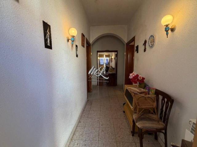 Casa adosada en venta en Navahermosa. Marin Lara vende casa adosada con amplia parcela en Navahermosa. Casas adosadas.