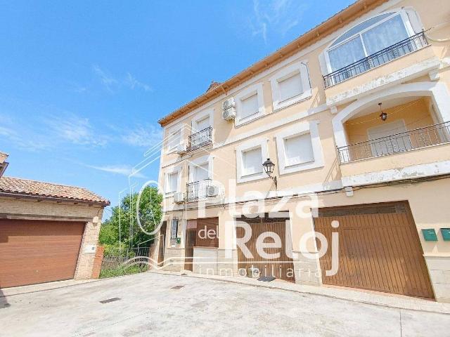 Casa adosada en Venta en Navalcán